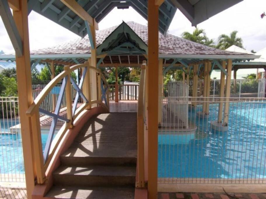 Appartement Ker-Eol Residence Canouan Sainte-Anne Avec Piscine Buitenkant foto